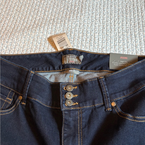 Torrid Super Soft Jean Jeggings NWT - Picture 4 of 9